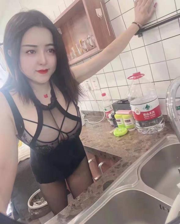 大胸少妇果果